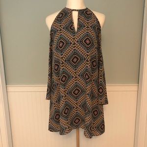 🔴Peek-a-boo Shoulder Dress